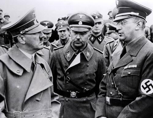Nazi-kopstukken Adolf Hitler, Heinrich Himmler en Konrad Henlein. ANP Kippa