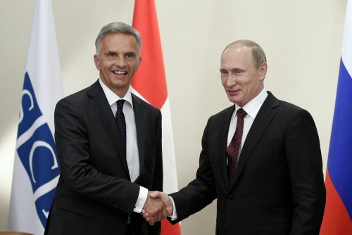 Didier Burkhalter met de Russische president Poetin. EPA