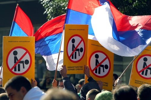 Archiefbeeld van Servische antihomodemonstranten. EPA