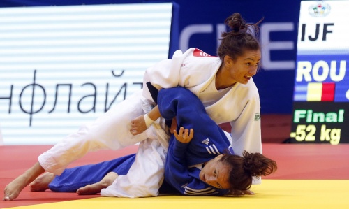 Judoka Majlinda Kelmendi (in het wit). EPA