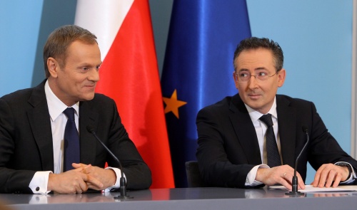 Bartlomiej Sienkiewicz (R). EPA