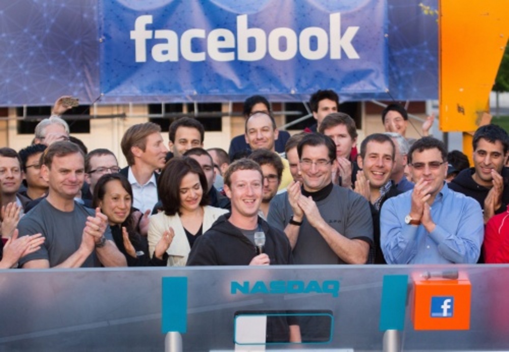 Mark Zuckerberg in het midden. EPA