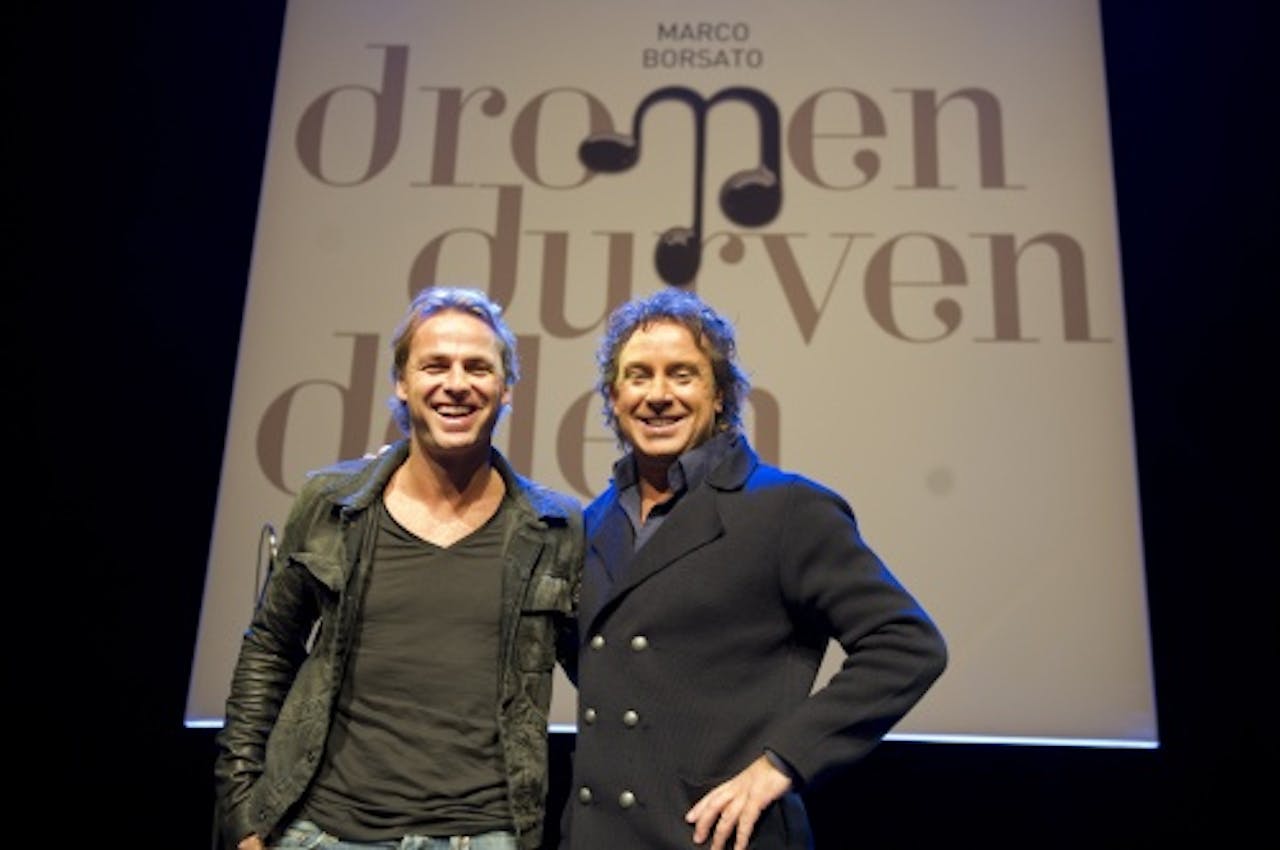 John Ewabank (l) en Marco Borsato tijdens d epresentatie van het vorige album, Dromen durven delen. ANP KIPPA