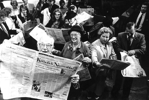 In oktober 1983 vond in Amersfoort de presentatie plaats van het eerste nummer van het Katholiek Nieuwsblad. Ruim 100.000 Nederlanders kregen de krant dinsdag in de bus. Het blad is een uitgave van de Arnulfusstichting. 