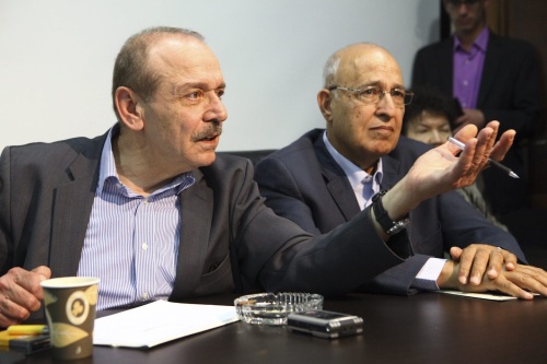Yasser Abed Rabbo (L). EPA