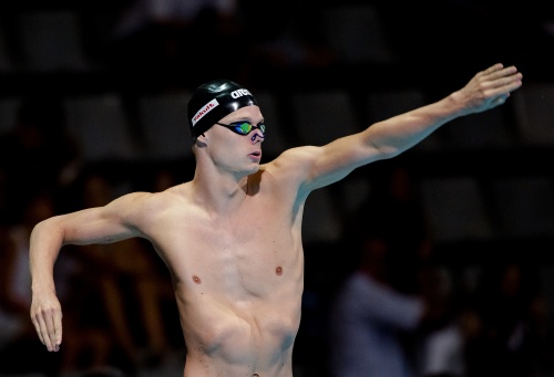 Bastiaan Lijesen in actie tijdens de series van de 50 meter rugslag op het WK zwemmen in Barcelona, ANP