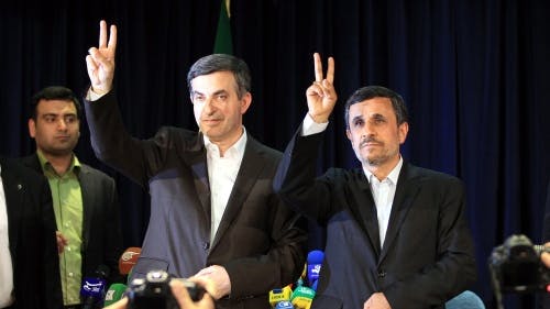Mahmoud Ahmadinejad en Esfandiar Rashim Mashaie (L). EPA