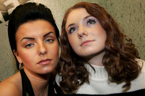 Julia en Lena in 2005. EPA