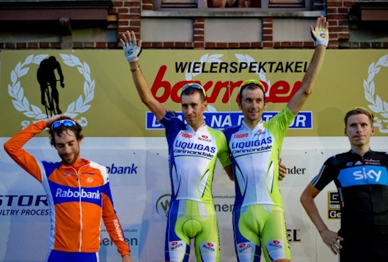 Archiefbeeld. Laurens ten Dam, Vincenzo Nibali, Ivan Basso en Christian Knees (VLNR)tijdens huldiging van de Daags na de Tour in Boxmeer 2012. ANP