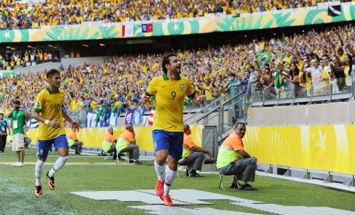 Fred (R) en Neymar (L). EPA