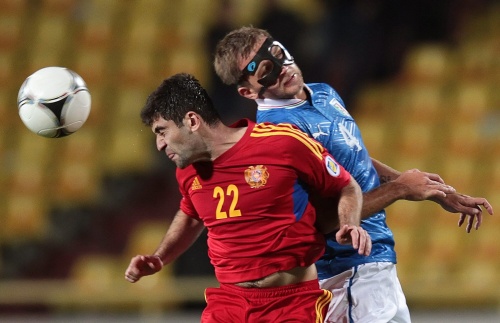 Edgar Manucharyan (L), EPA