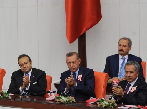 De Turkse vicepremier Bülent Arinc (R). EPA