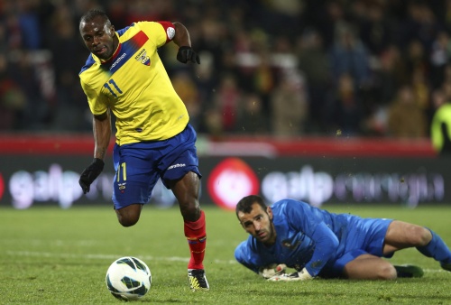 Christian 'Chucho' Benitez (L). EPA