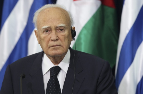 De Griekse president Carolos Papoulias. EPA