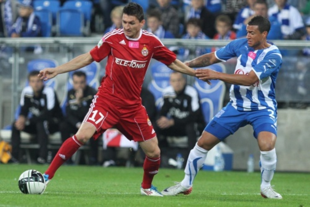 Andraz Kirm (L). EPA