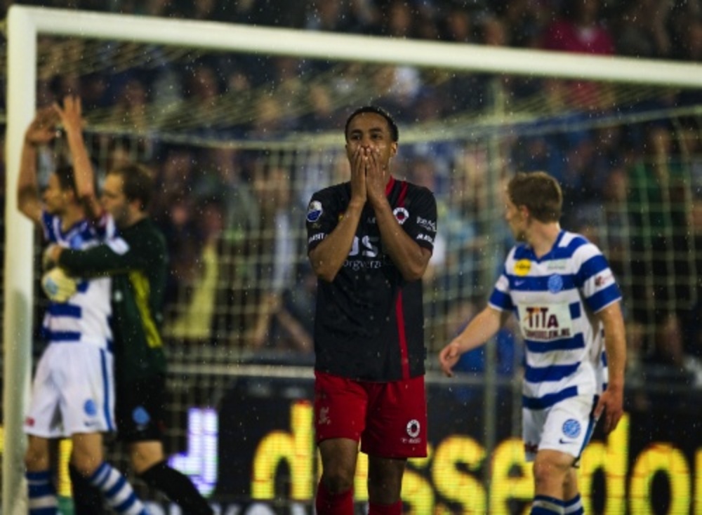 Roland Alberg (M) van Excelsior mist een grote kans in de wedstrijd tegen De Graafschap. ANP