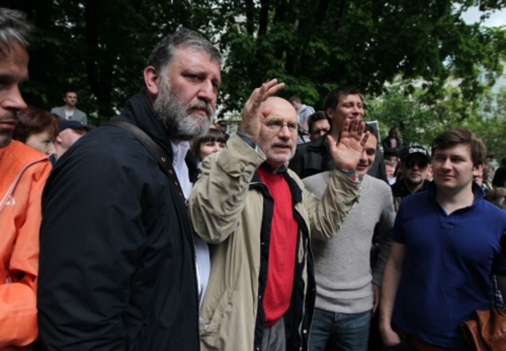 Boris Akoenin (M). EPA