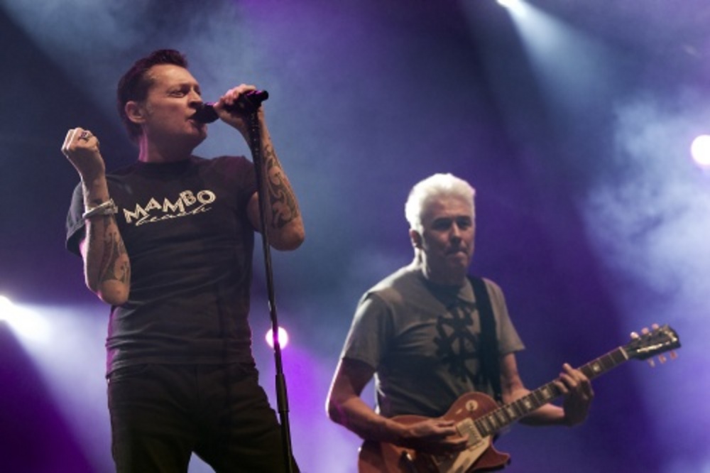 Zanger Barry Hay (L) en gitarist George Kooymans van de Golden Earring tijdens een optreden op Paaspop. ANP Kippa