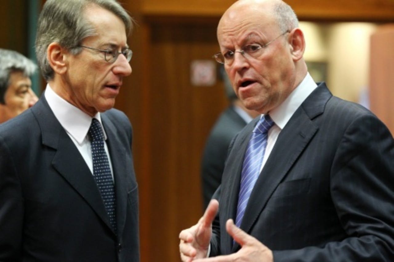 Minister Rosenthal (R) in overleg met de Italiaanse minister van Buitenlandse Zaken Giulio Terzi di Sant'agata. EPA
