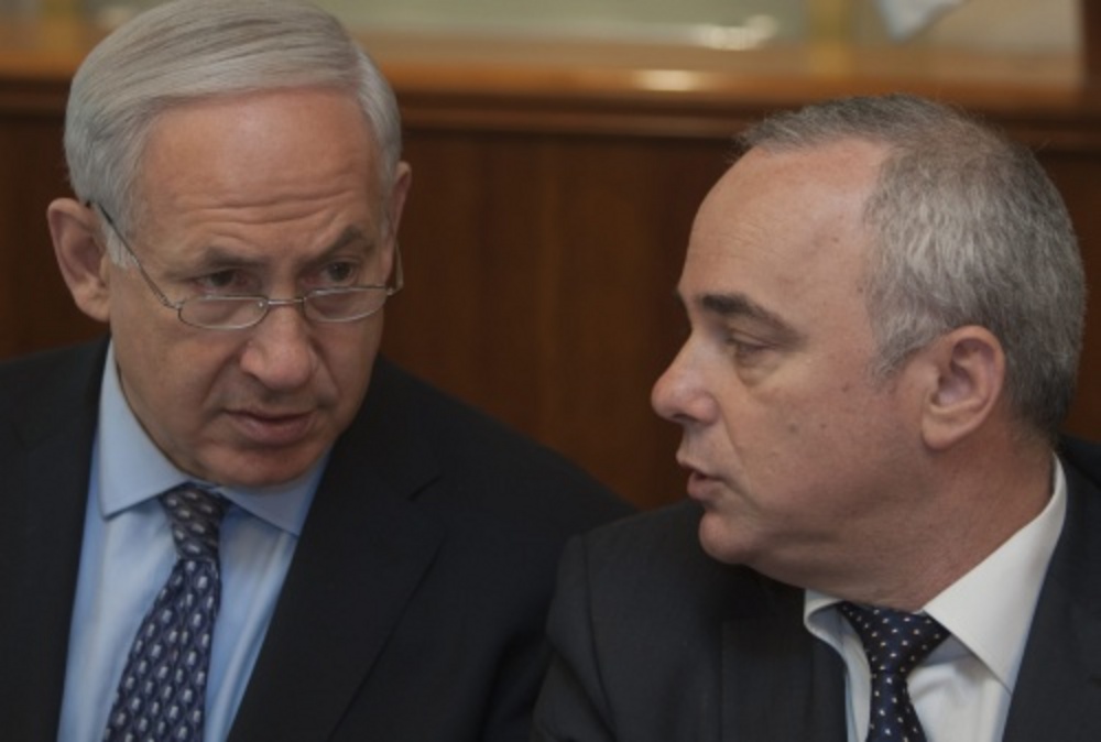 Minister van Financiën Steinitz en premier Netanyahu. EPA