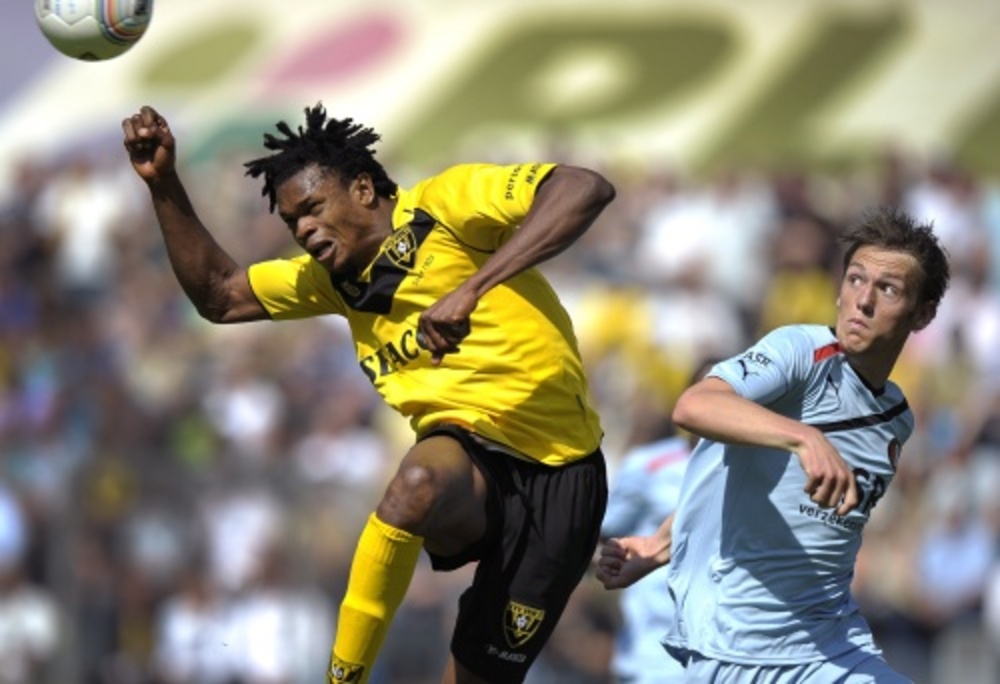 Michael Uchebo (l). ANP