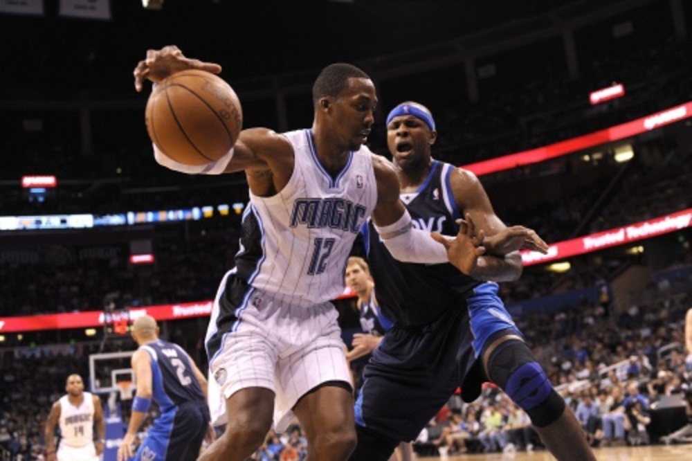 Dwight Howard (L). EPA