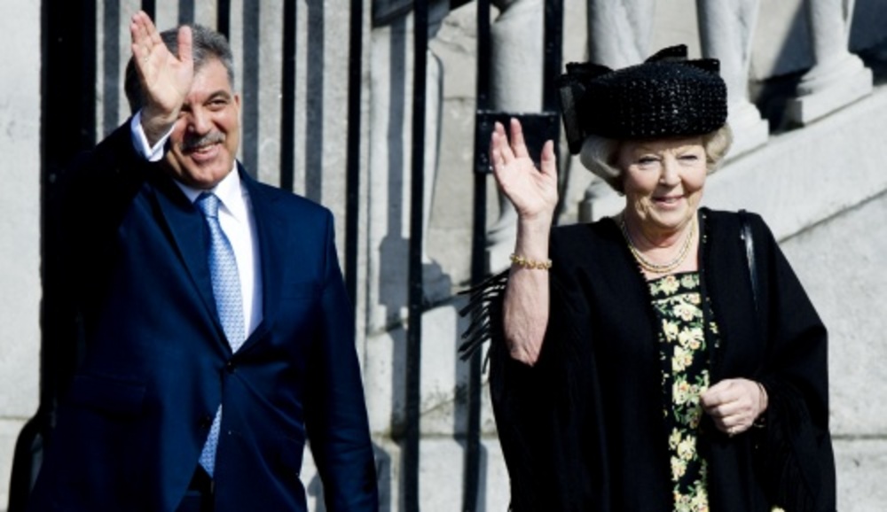Koningin Beatrix en de Turkse president Abdullah GÃ¼l eerder dit jaar in Maastricht. ANP