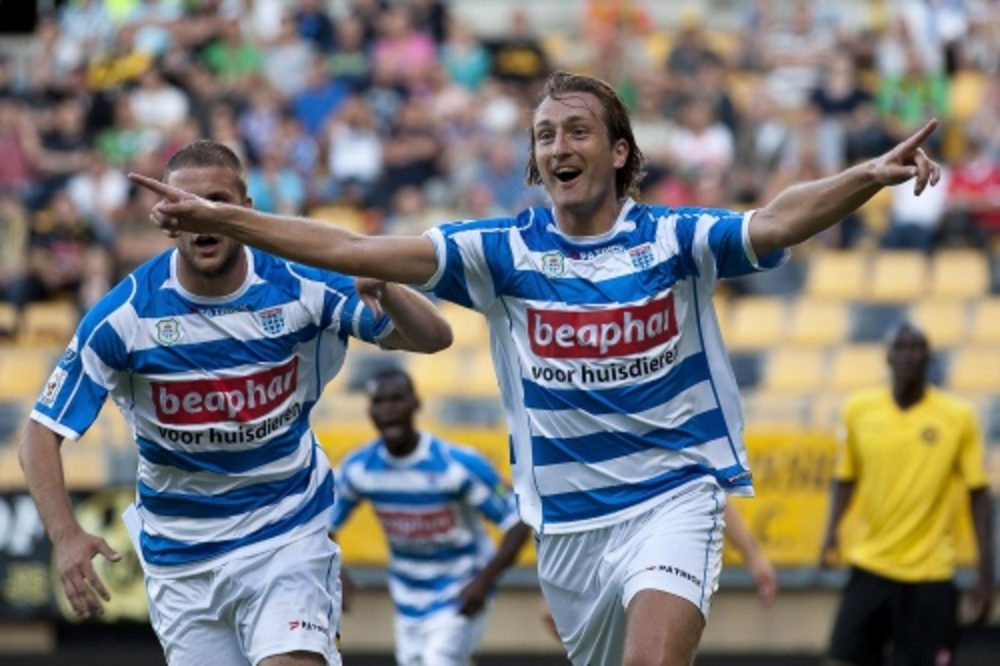 PEC Zwolle-speler Joost Broerse juicht na zijn 1-0. ANP PRO SHOTS