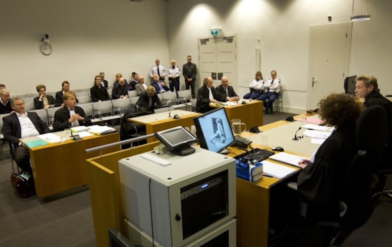 Tscheu La Ling, zijn advocaat Jan Kabalt, raadsman Stefan Kalff en Steven ten Have (van links naar rechts) afgelopen woensdag bij de rechtbank in Utrecht. ANP