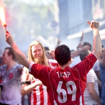 PSV verovert landstitel dankzij misstap Ajax