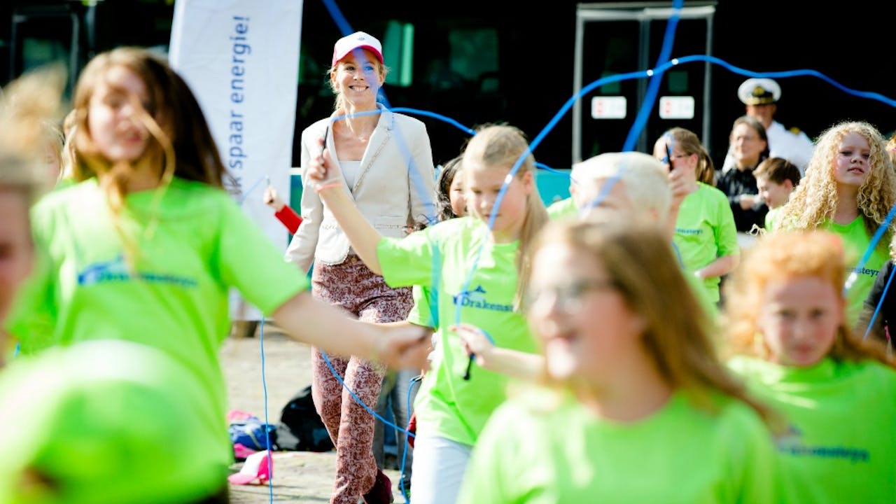 Stientje van Veldhoven in actie op de 2e Nationale WaterSpaarders Dag op het Plein in Den Haag. Foto ANP