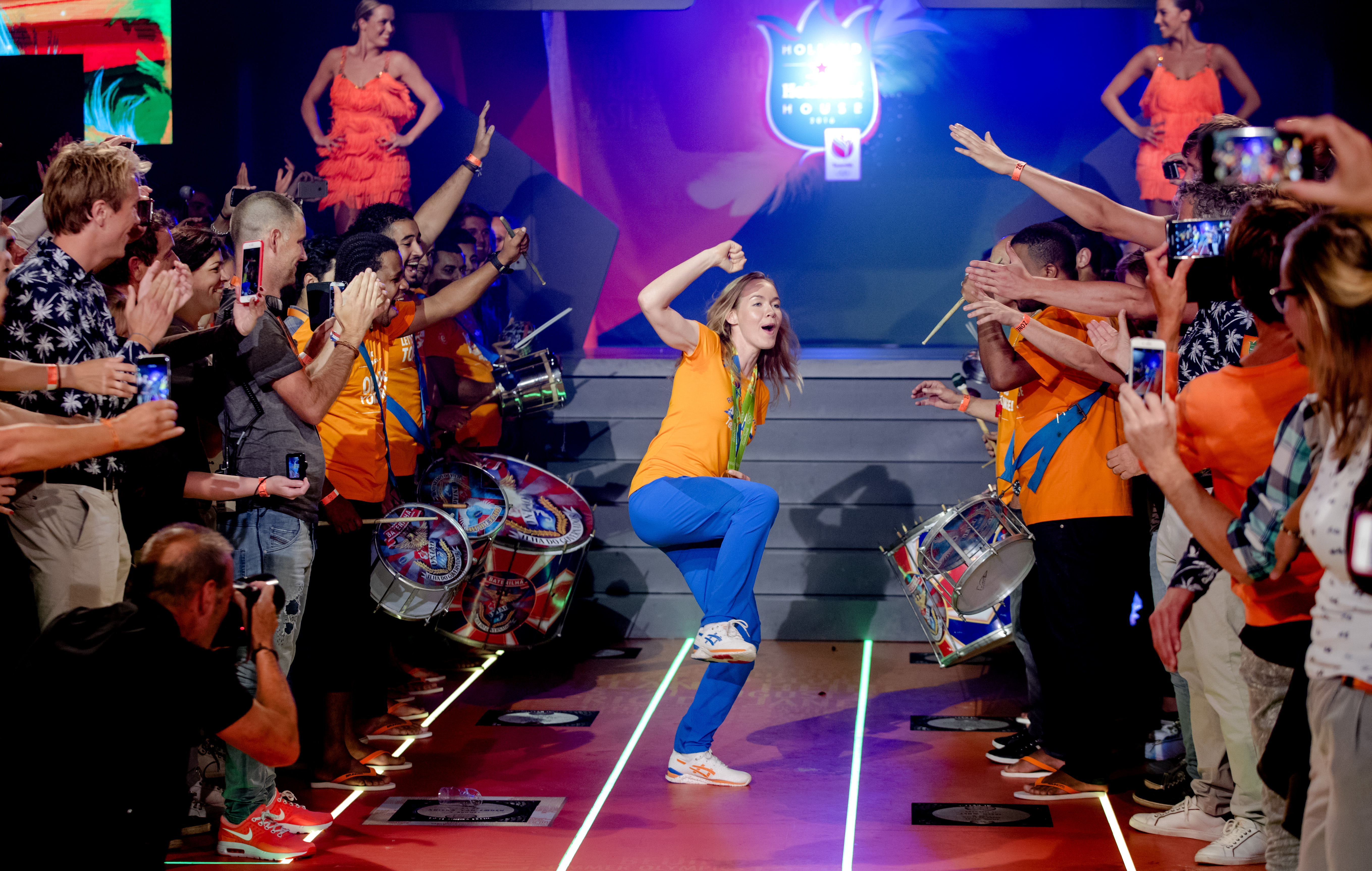 Anna van der Breggen wordt in het Holland Heineken House gehuldigd. Foto ANP
