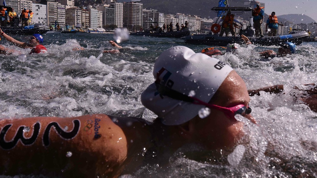 Van Rouwendaal tijdens de openwater-marathon. Foto: ANP/AFP