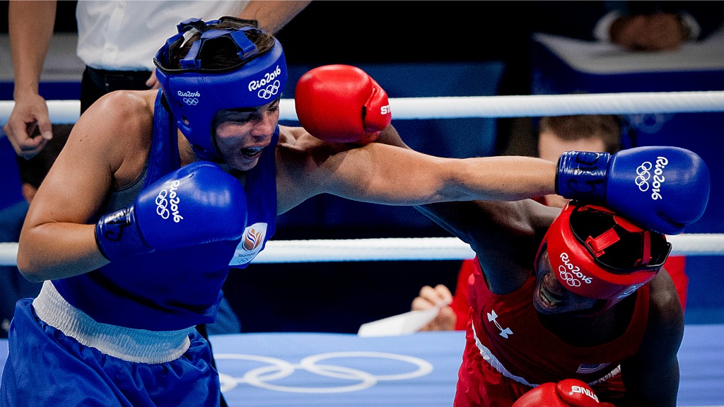 Nouchka Fontijn (links) in de boksfinale van Rio 2016. Foto ANP