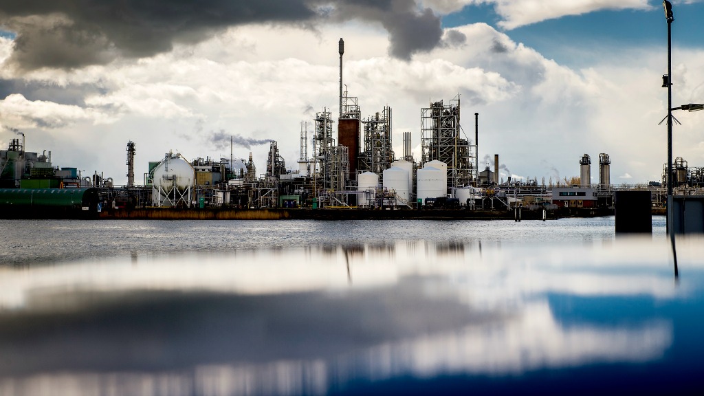 De Dupont-fabriek in Dordrecht. Foto: ANP.