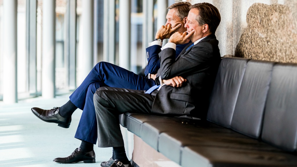 Fractievoorzitters Buma (CDA) en Pechtold (D66) tijdens de Algemene Beschouwingen. Foto ANP