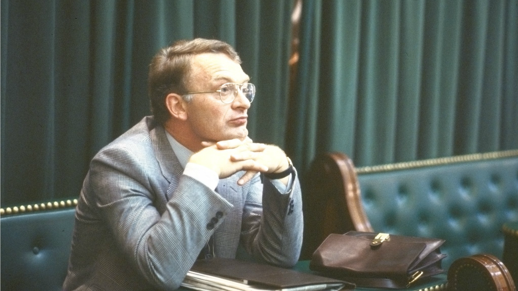Lijsttrekker van de Centrum Partij Hans Janmaat op zijn eerste dag als Tweede Kamerlid (Foto: ANP, 1982)