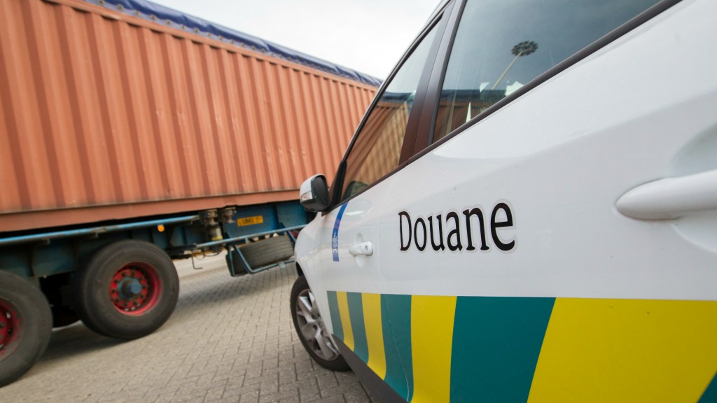 Bedrijfsleven klaagt over Douane BNR Nieuwsradio