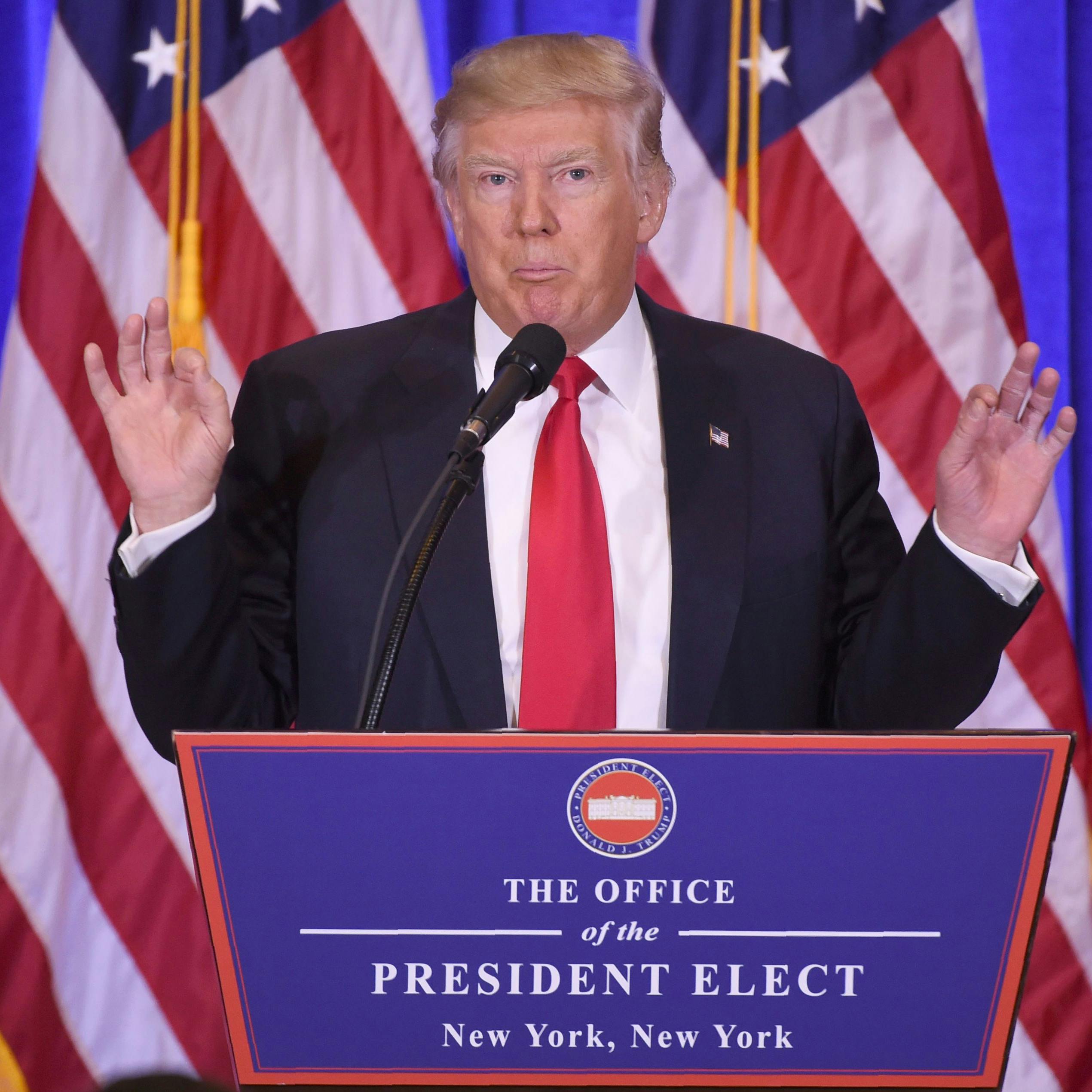 Trump noemt aantijgingen 'crap' op persconferentie