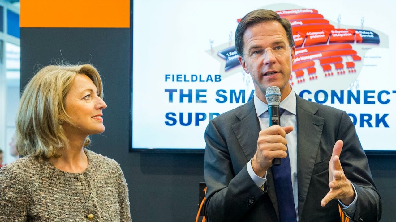 Links FME-voorzitter Ineke Dezentjé Hamming-Bluemink, rechts minister-president Mark Rutte. Foto: ANP