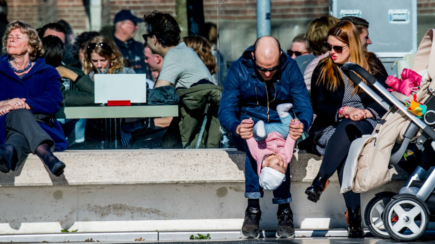 'Drie maanden betaald vaderschapsverlof' BNR Nieuwsradio