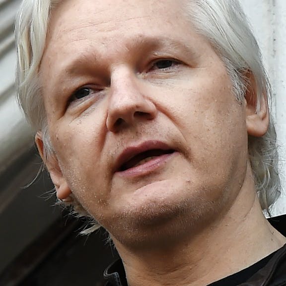 Ecuador biedt Assange asiel