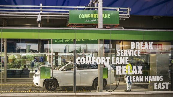 De comfort lane bij Loogman: tanken op de lopende band