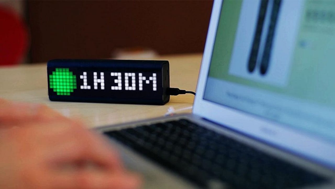 Nog anderhalve uur tot je volgende afspraak! Een van de functie van de slimme klok van LaMetric. Beeld: LaMetric