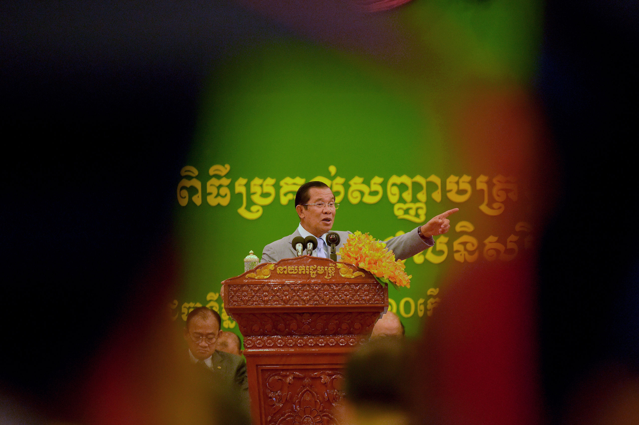 Premier Hun Sen houdt een toespraak.