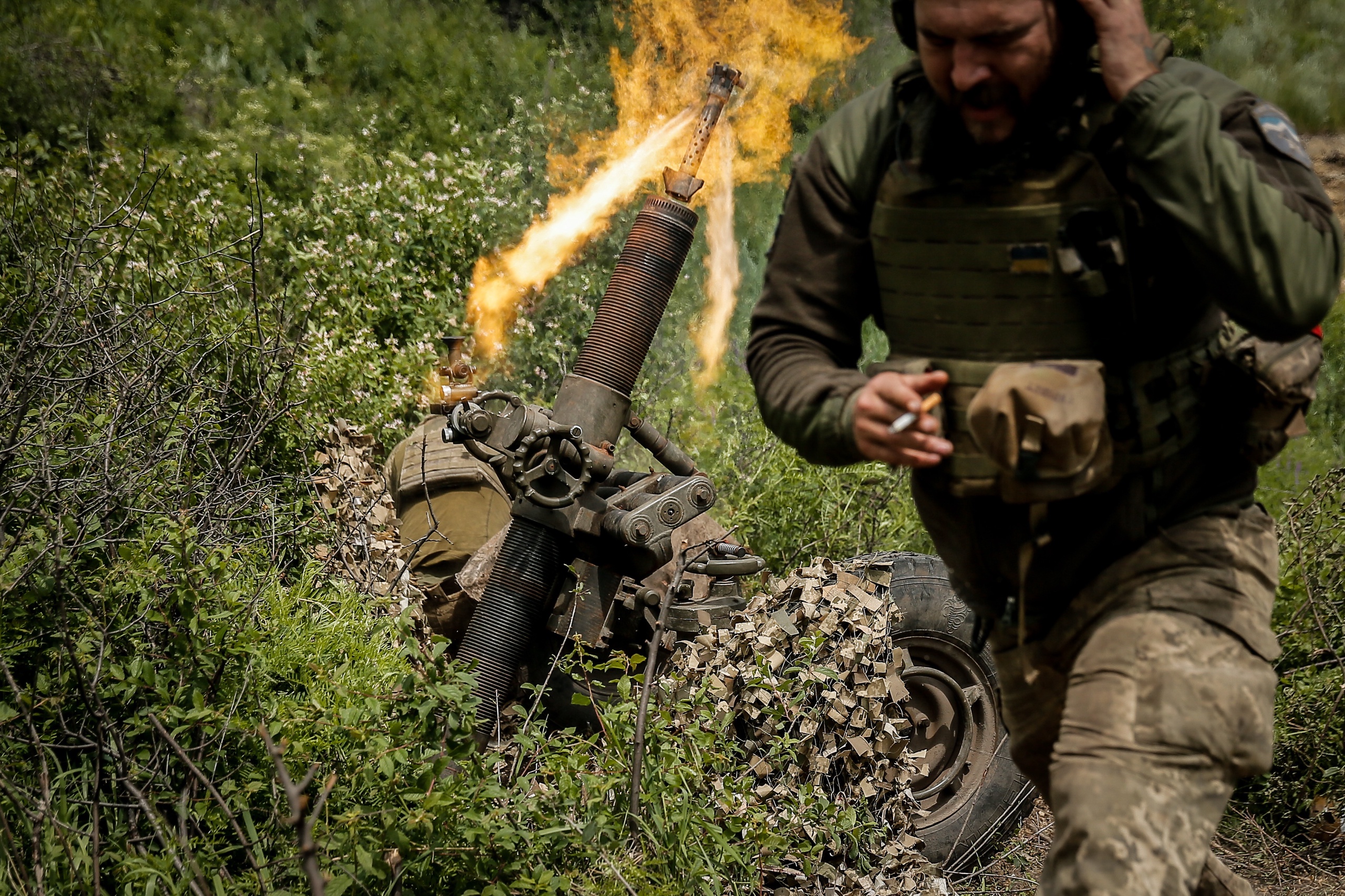 Er lijkt sinds vannacht een escalatie van gevechten gaande langs de frontlinies in de regio's Donetsk en Zaporizja, maar Oekraïne bevestigt niet dat dit het begin is van het tegenoffensief. Rusland beweert een 'groot offensief' in de regio Donetsk te hebben afgeslagen en honderden Oekraïense troepen te hebben gedood, maar de claims kunnen niet onafhankelijk geverifieerd worden.