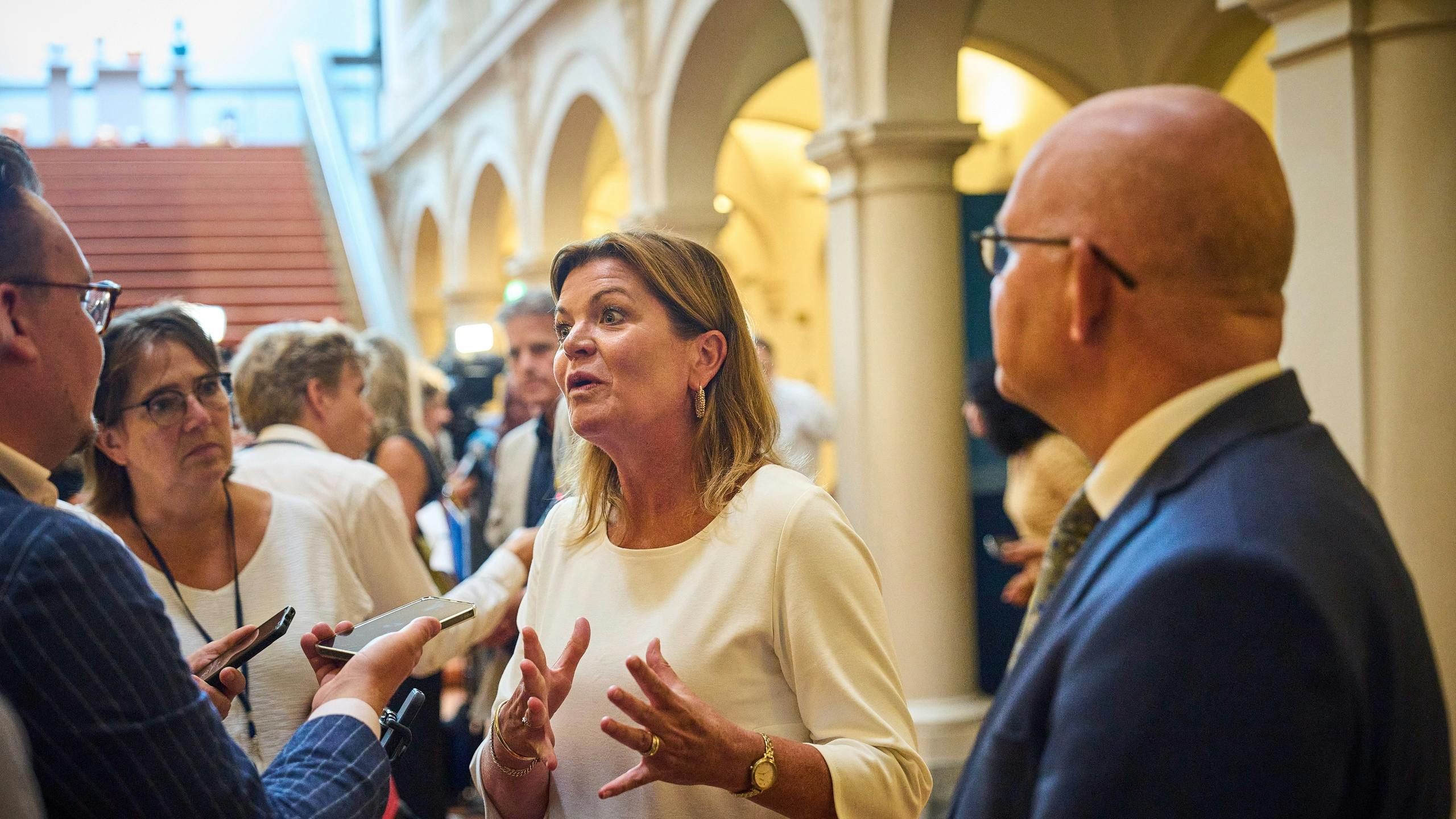 Minister Van der Wal baalt van stikstofuitspraken Hoekstra