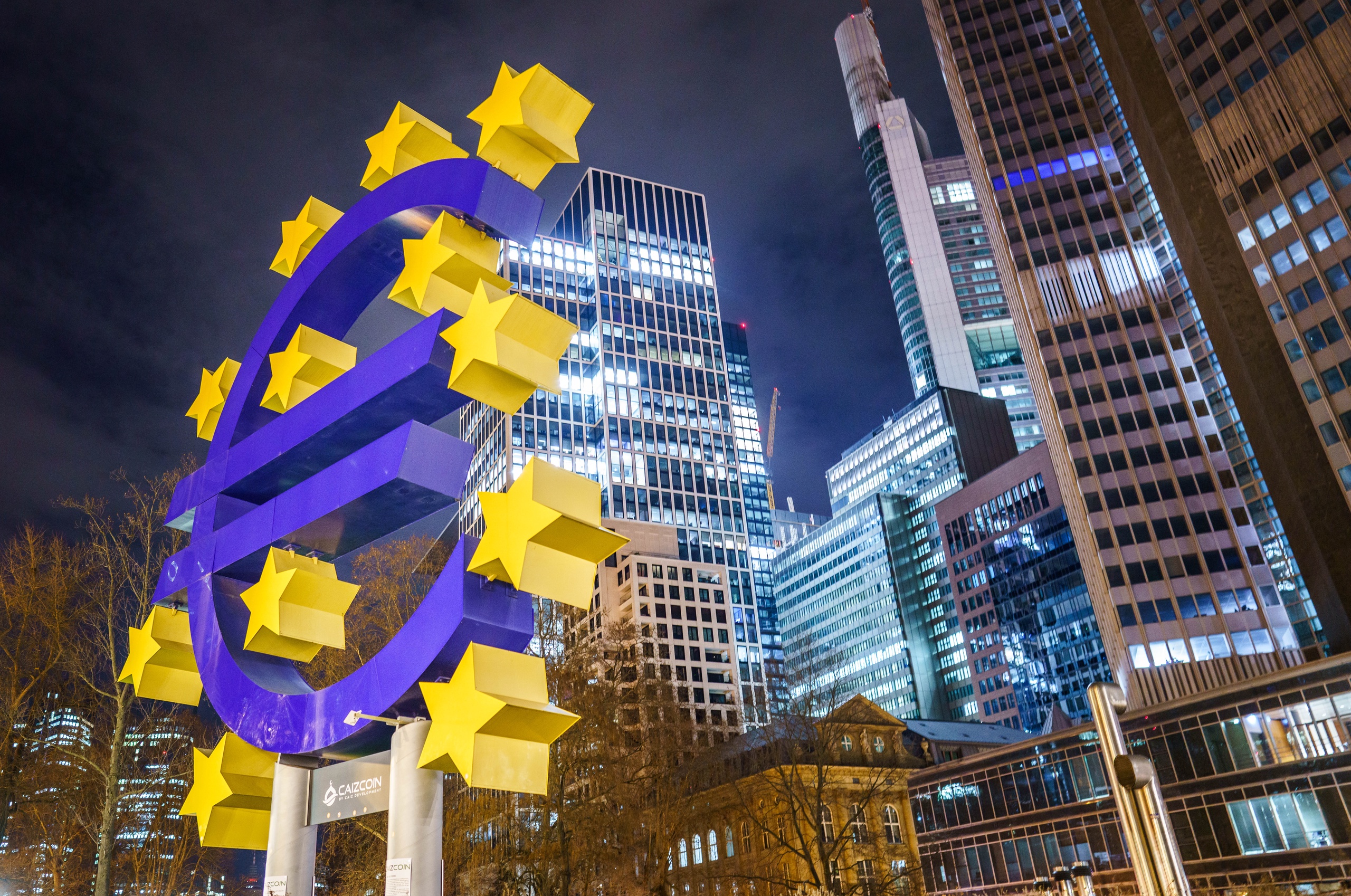 Het Euro-symbool in Frankfurt