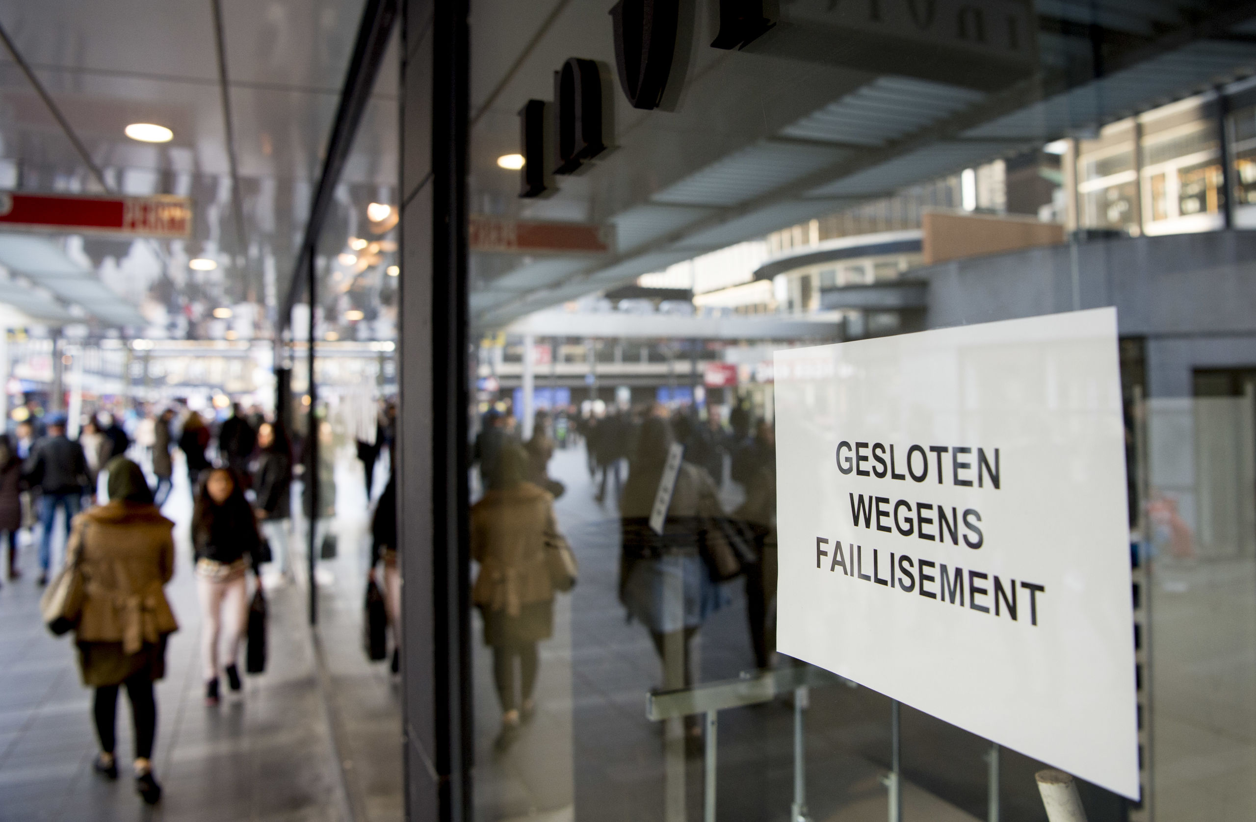 Leegstaande winkels en failliette winkels in het centrum Rotterdam