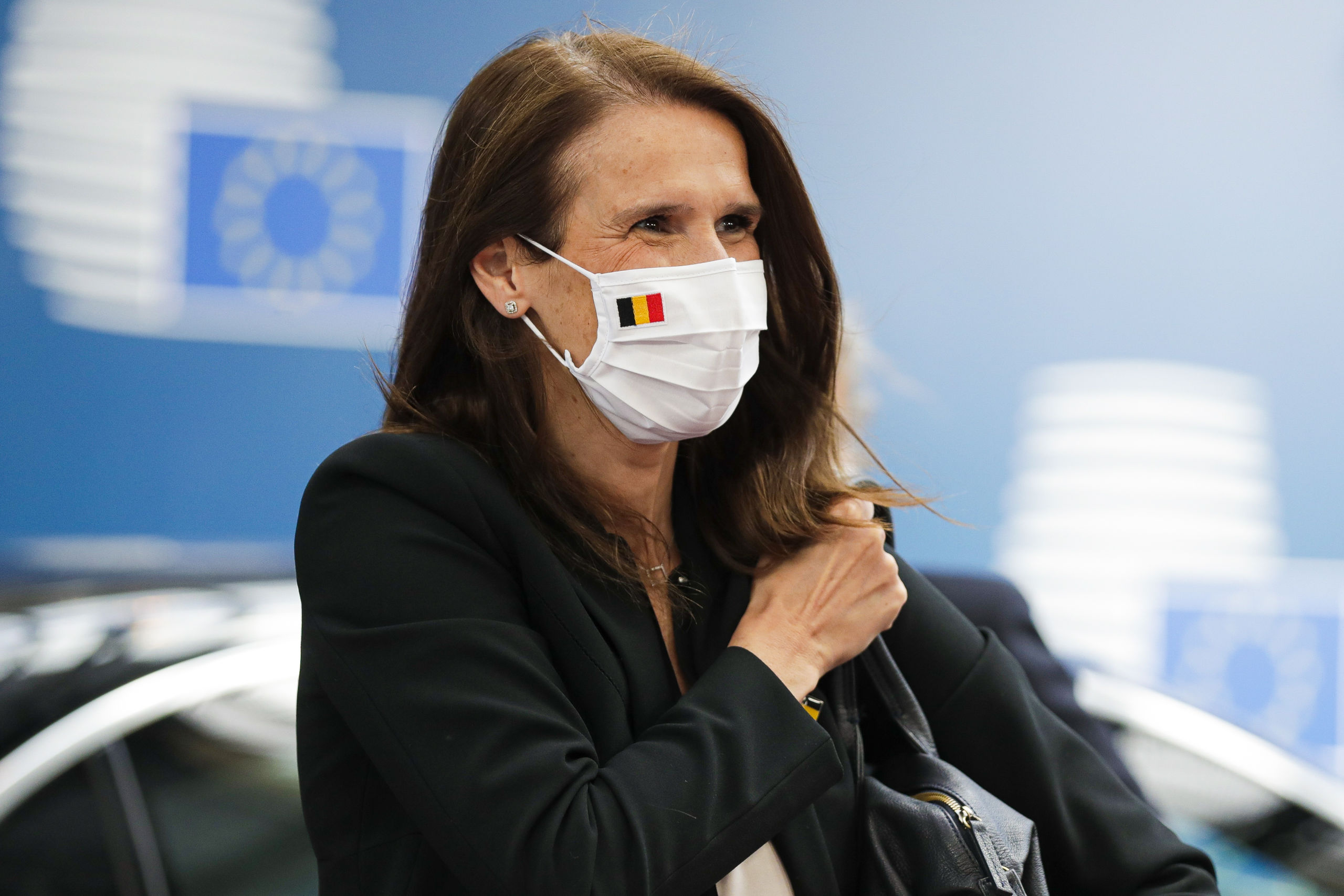 Belgische premier Sophie Wilmes draagt een mondkapje